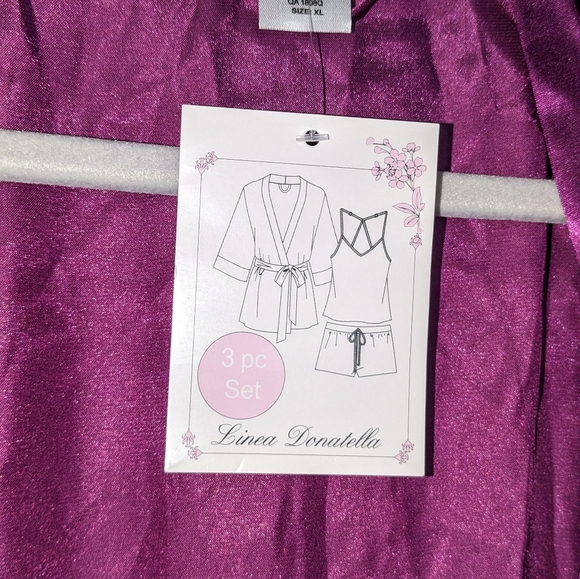 Linea Donatella XL 3 Piece Set Berry color - Picture 5 of 6